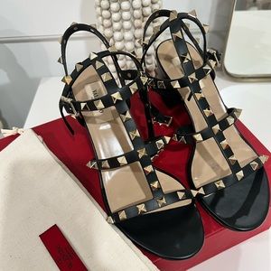 AUTHENTIC ROCKSTUD CALFSKIN ANKLE STRAP SANDAL